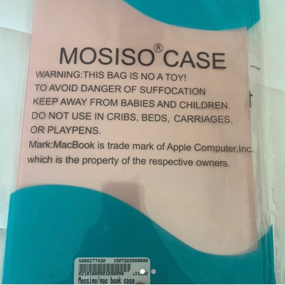 Pink MacBook Air 13.5 inch case - Picture 2 of 3